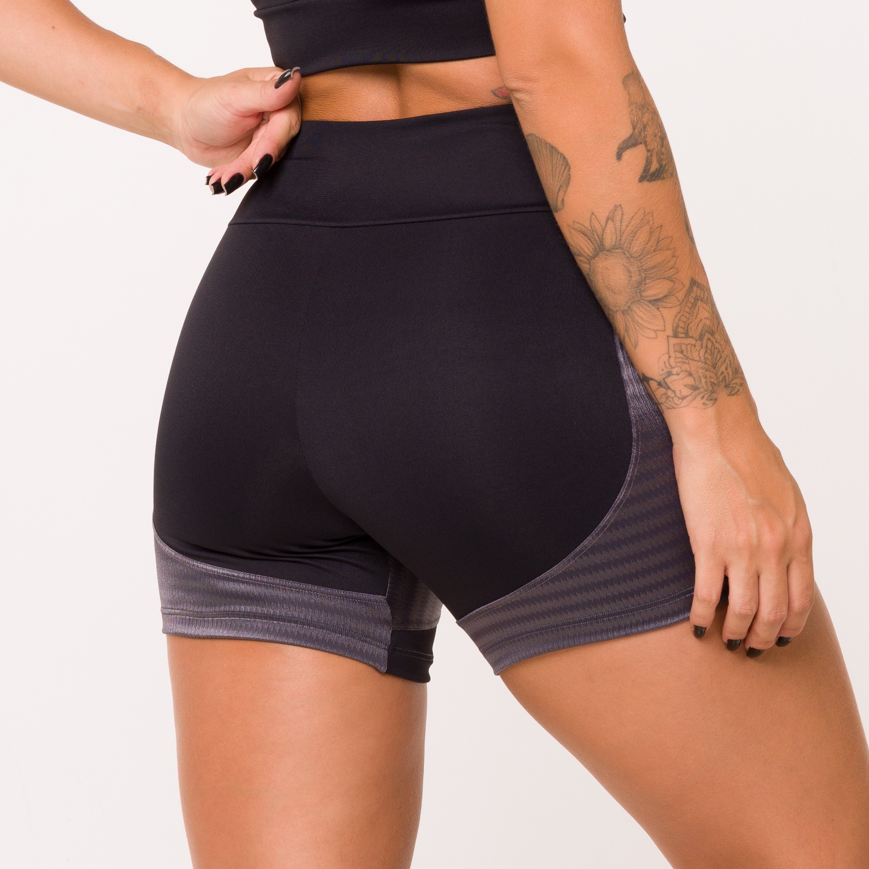 Short Fitness Preto Listra de Viés Cinza - Honey Be - Outros Moda e  Acessórios - Magazine Luiza