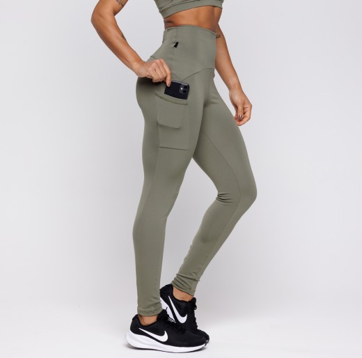 Calça Legging Com Três Bolsos Verde Militar