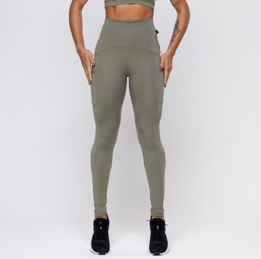 Calça Legging Com Três Bolsos Verde Militar