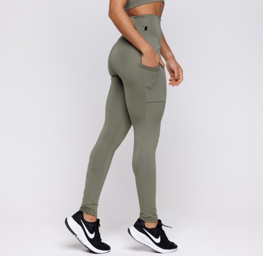 Calça Legging Com Três Bolsos Verde Militar