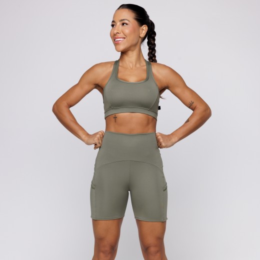 Short Fitness Com Três Bolsos Verde Militar