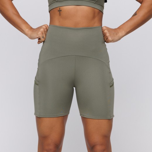 Short Fitness Com Três Bolsos Verde Militar